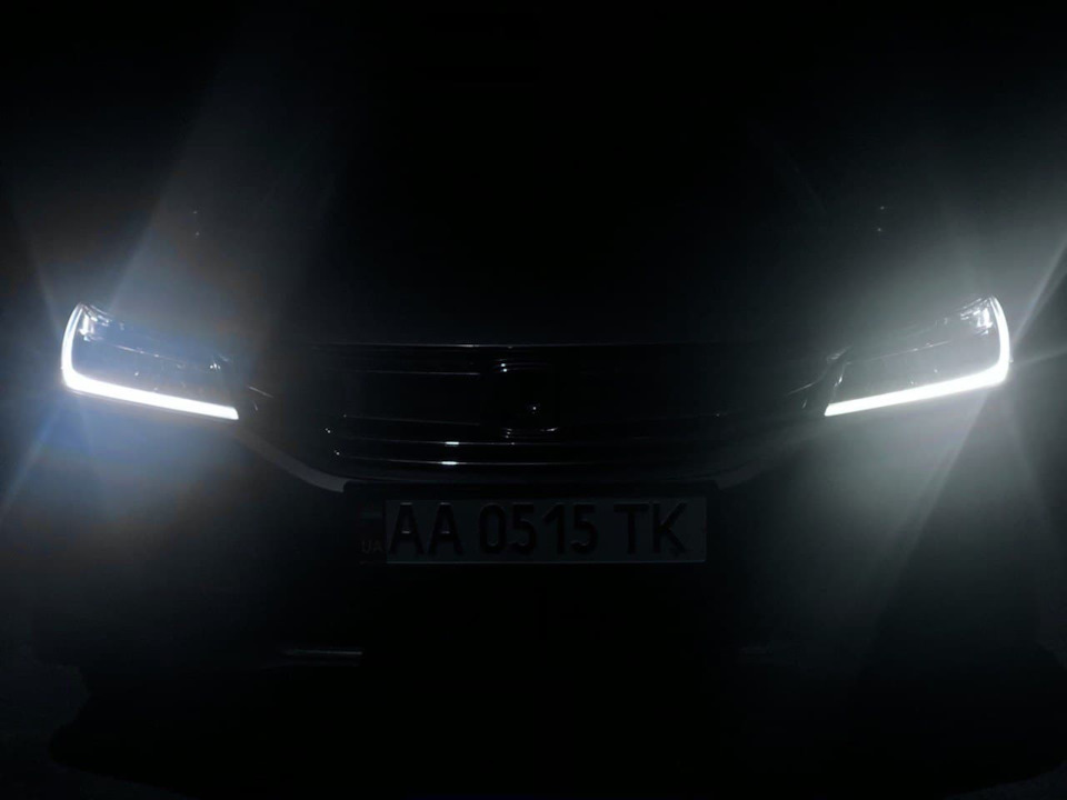 LED Оптика головного світла на 2016 HONDA ACCORD EXL 1