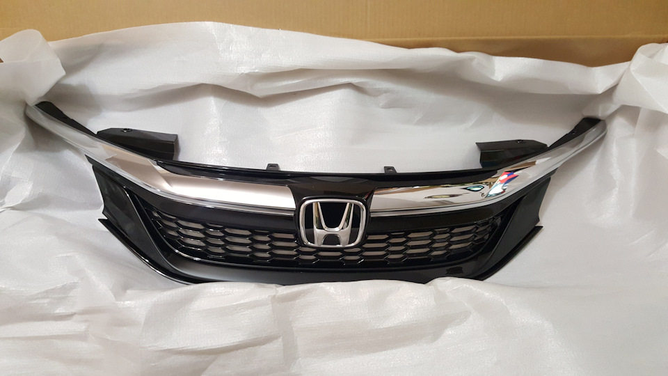 2.0 Колір настрою RESTYLING (Грати Спорт Honda Accord 2017 Sedan Accessories Sport Grille) 2