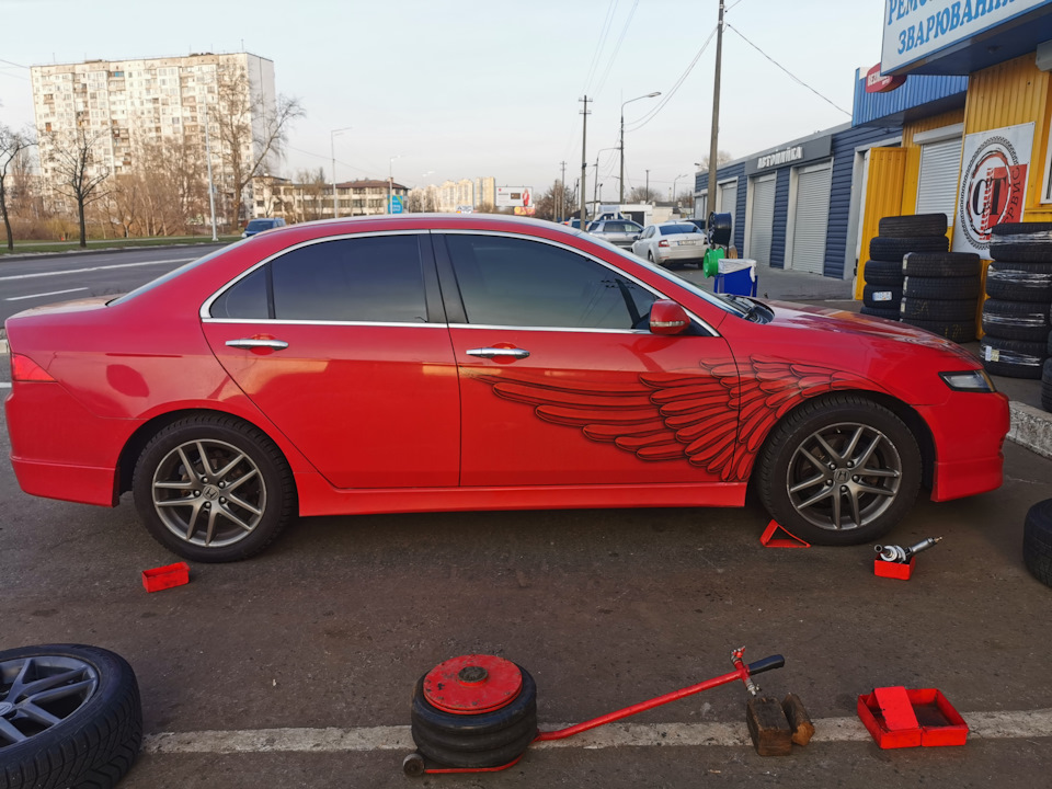 Фарбування дисків та перевзуття на літо 1