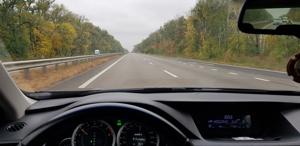 Хороша погода, хороша музика, чудовий автомобіль. 1