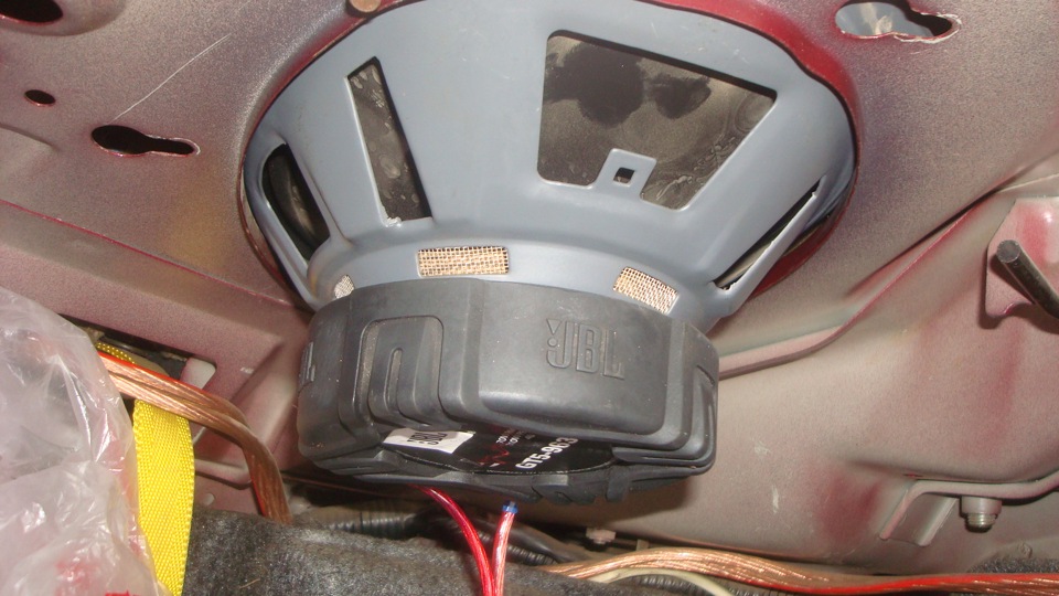 Колоночки JBL 1
