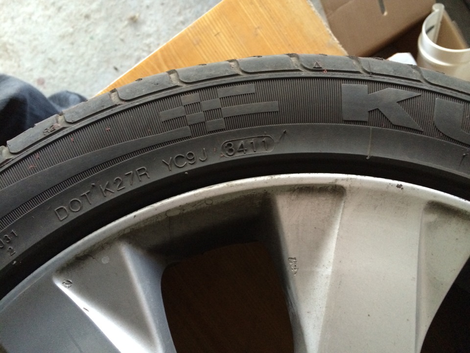 Продам R17 5*114,3 ET 55 7,5J + резина 215/45/17 2