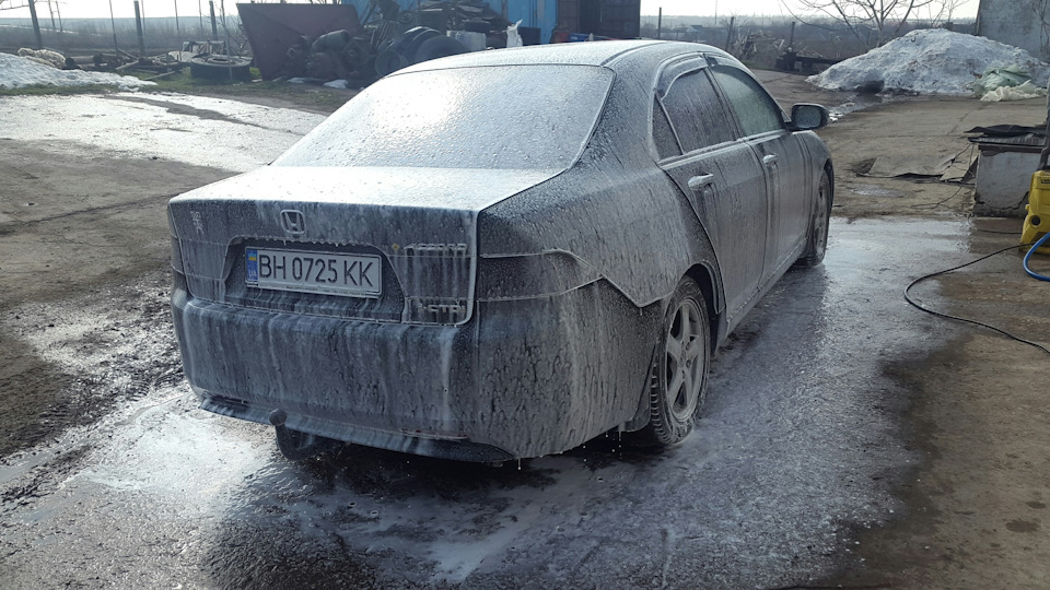 З 8 березня) 4