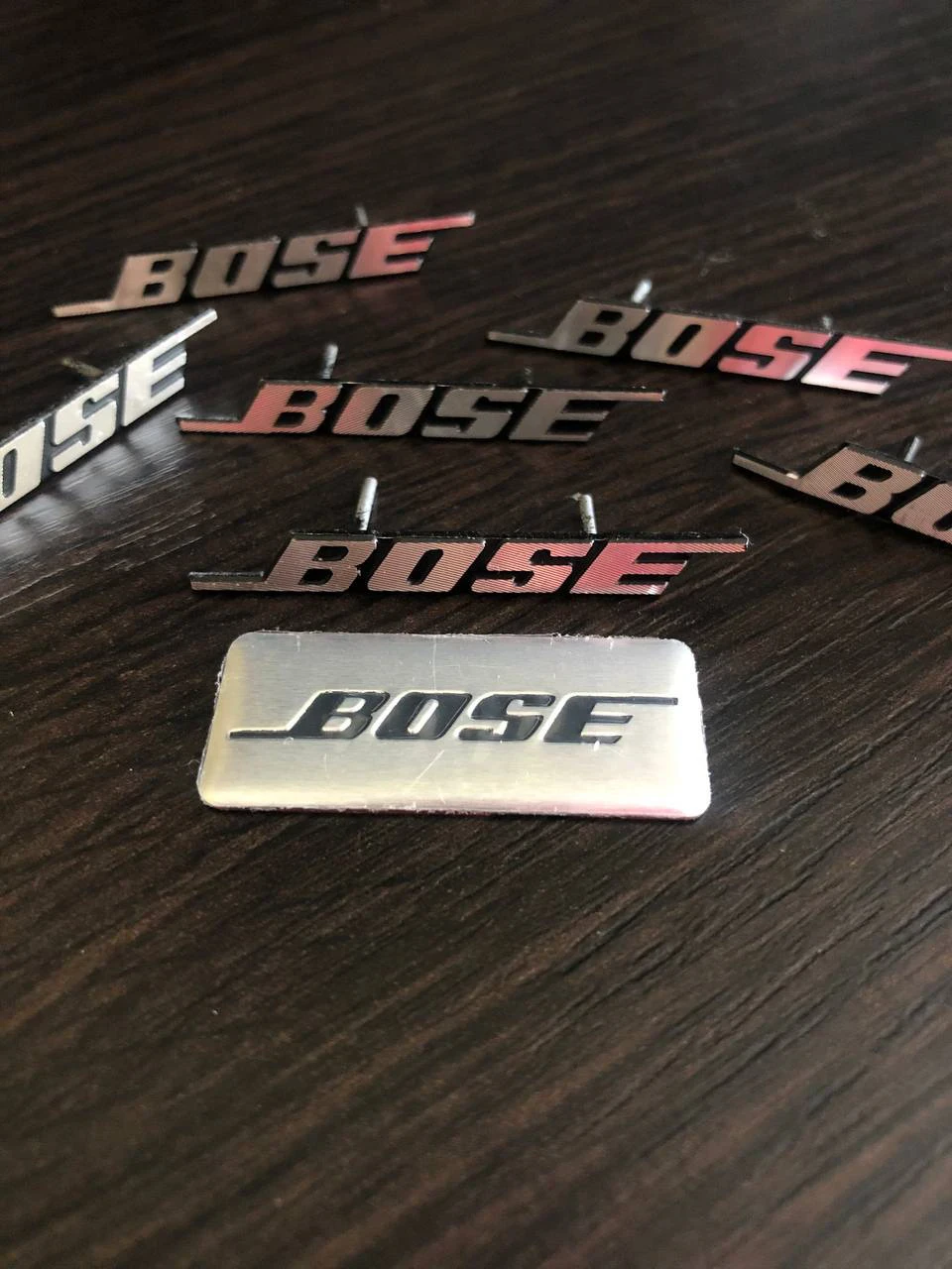 Шильдики Bose