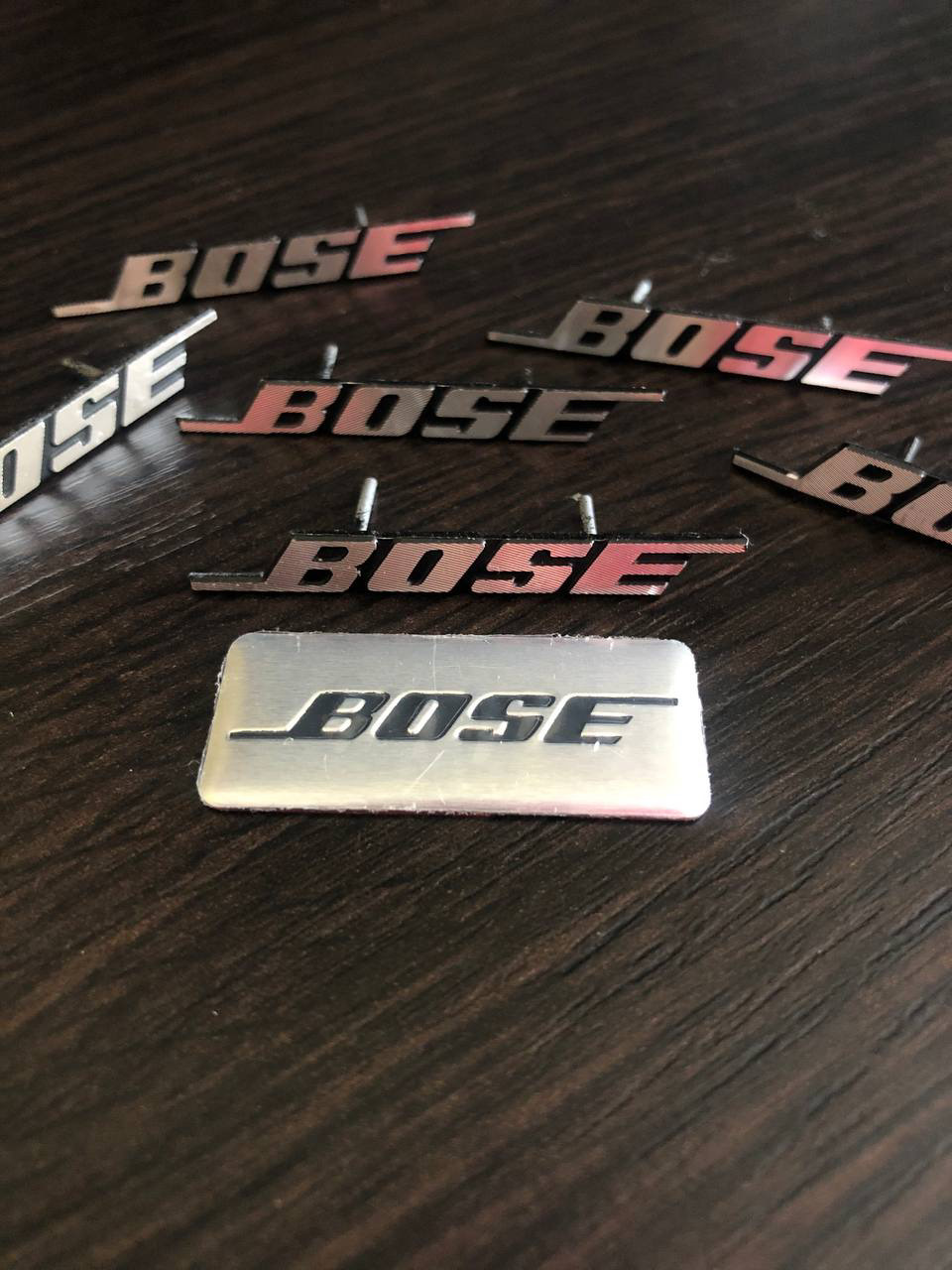 Шильдики Bose 1