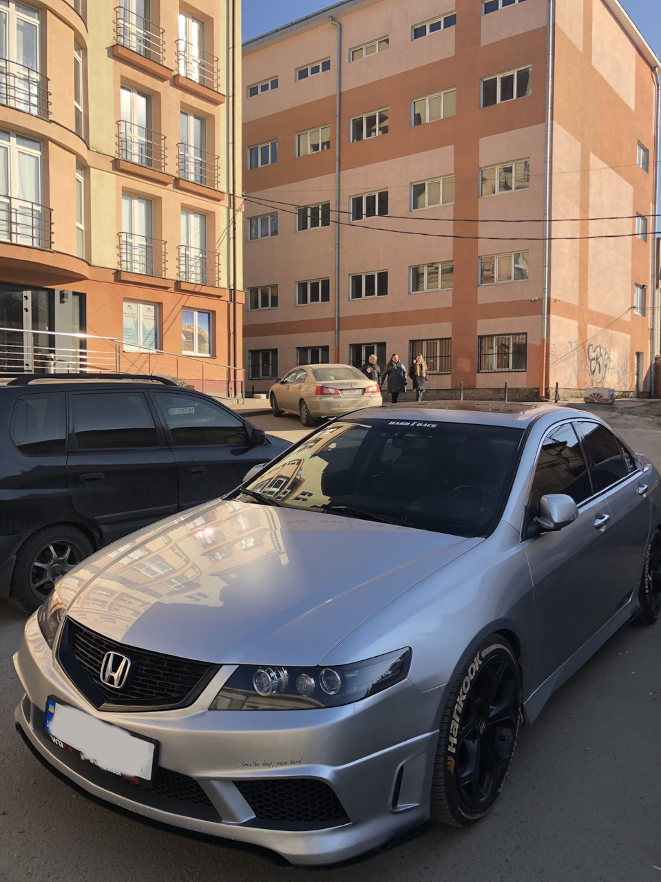 Пара місяців та пара фоток машини 4