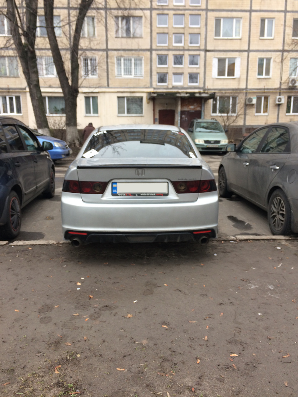 Симетрія задніх ліхтарів 5