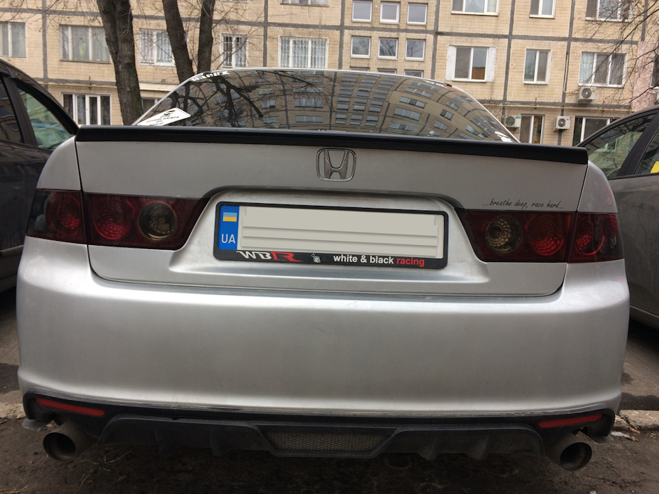 Симетрія задніх ліхтарів 2
