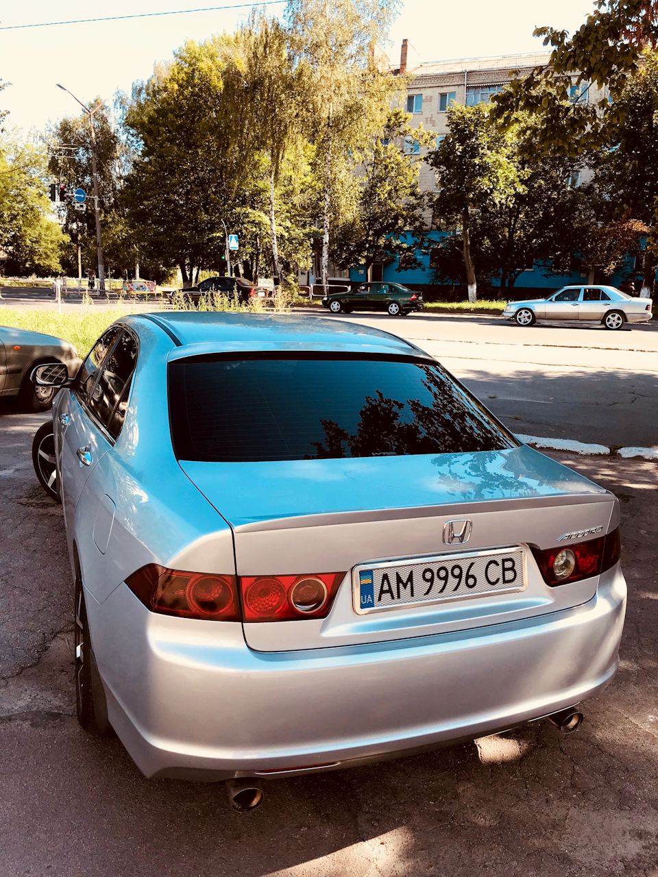 Бленда на заднє скло + лип спойлер 2