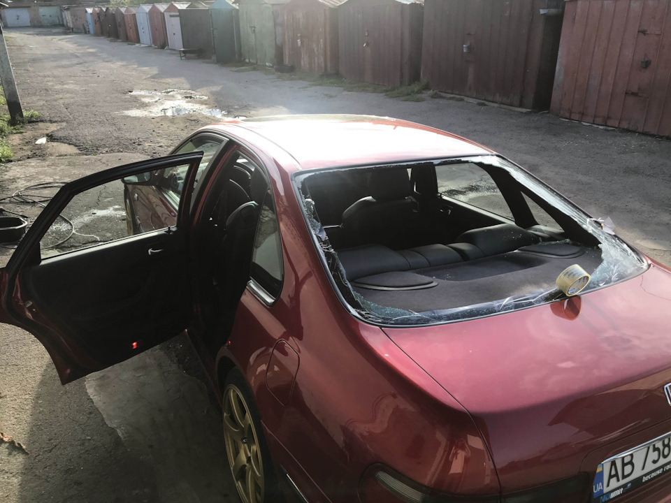 Трохи звуку в машину, частина 4 - ГУ Alpine INE-W928r і майже 98% готовність багажника 1