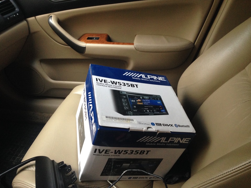 Alpine IVE-W535BT 2