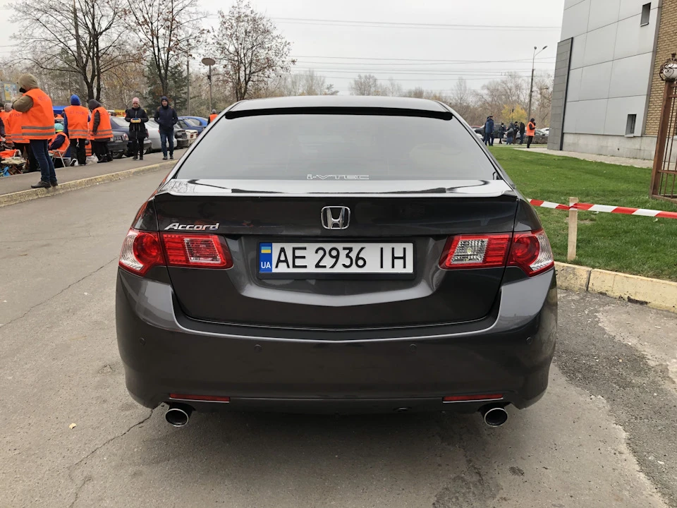 Заміна переднього підкрилка, підсвічування кнопок VSA, заміна фіксатора ременя безпеки, заміна задньої номерної рамки