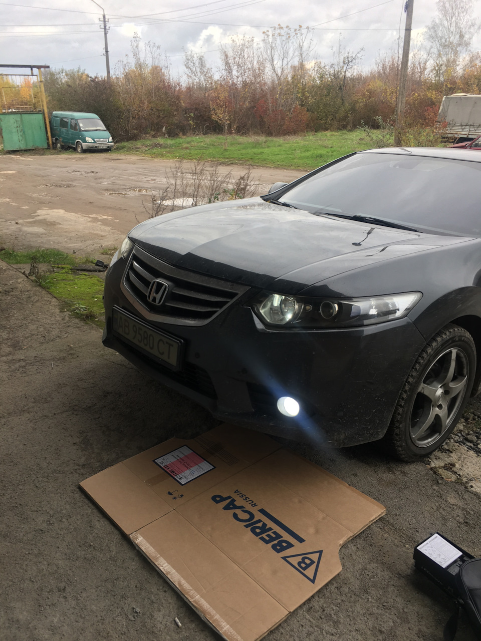 Установка 2 din магнітоли, переклеювання дверних ручок пари фоток 2