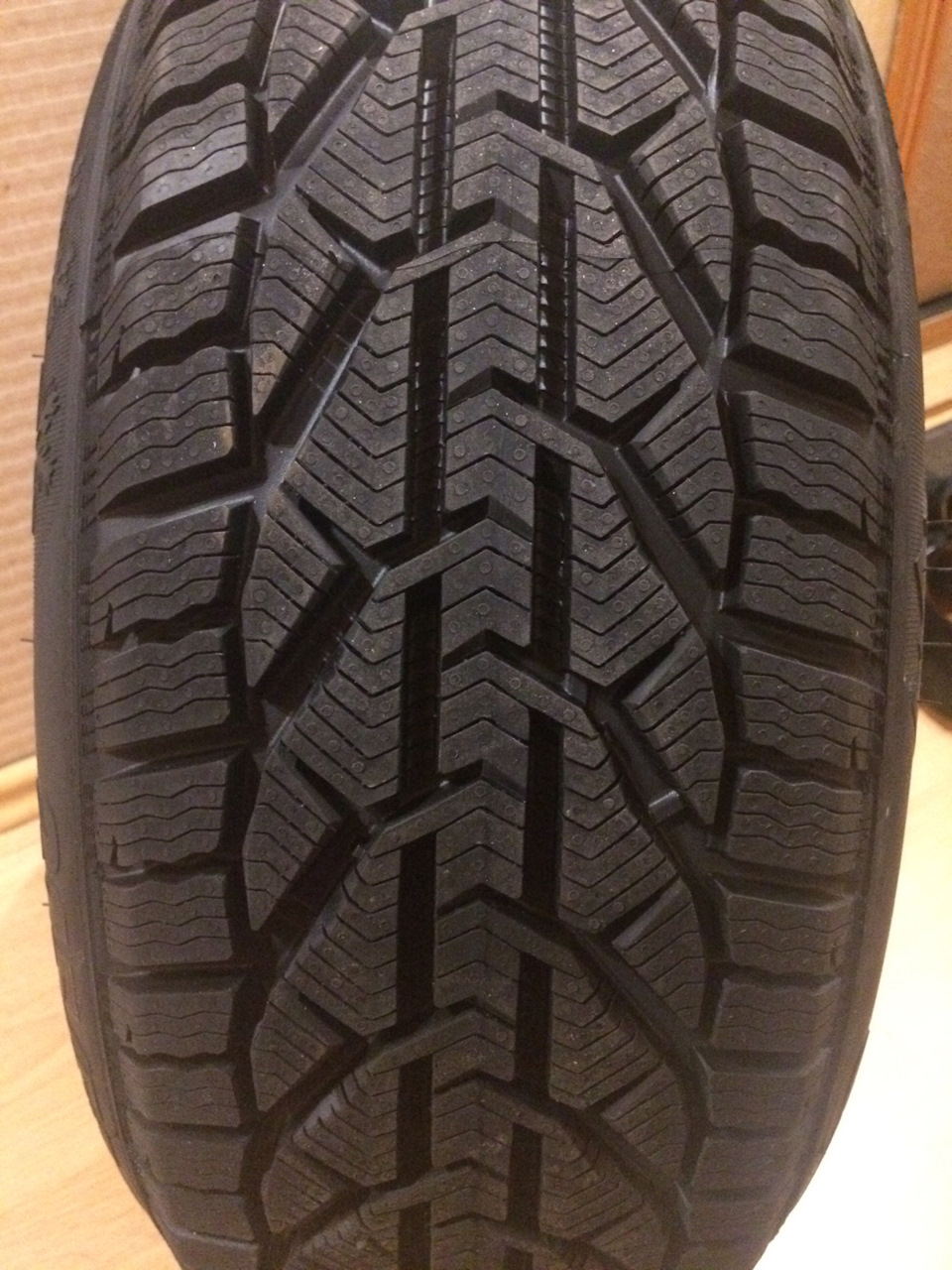 TIGAR WINTER 215/55 R17 98V індекс борту XL 4