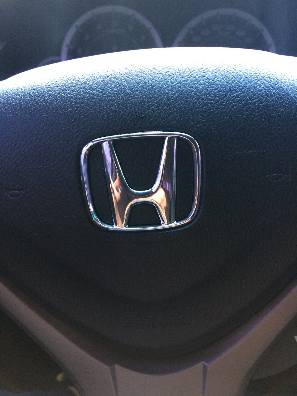 Встановлення емблеми (логотип, знак) на кермо Honda Accord CU1. Частина 2. 5