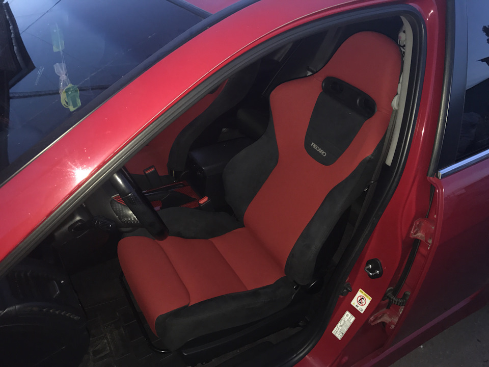 Сидіння recaro 1