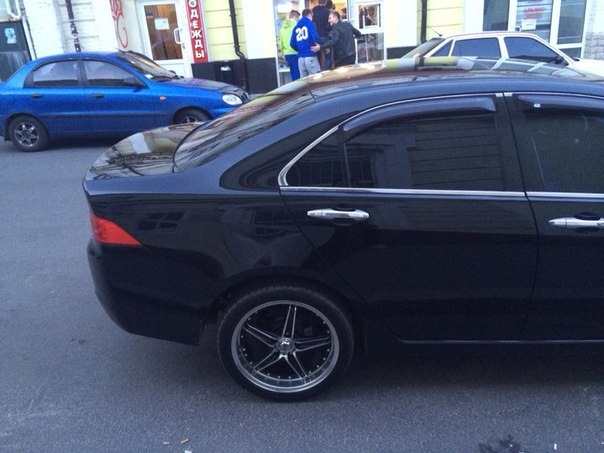 Koning R18 5x114.3 7.5J ET 30. 3