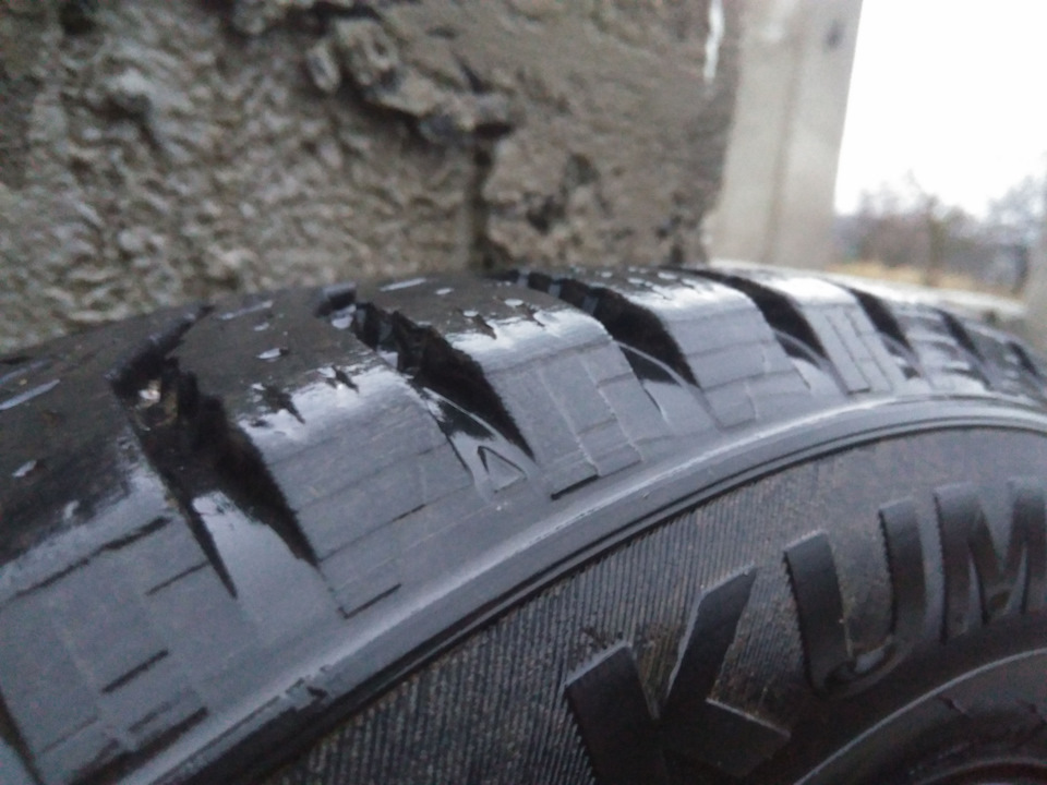 Продам зимову гуму kumho 175/65/14 1