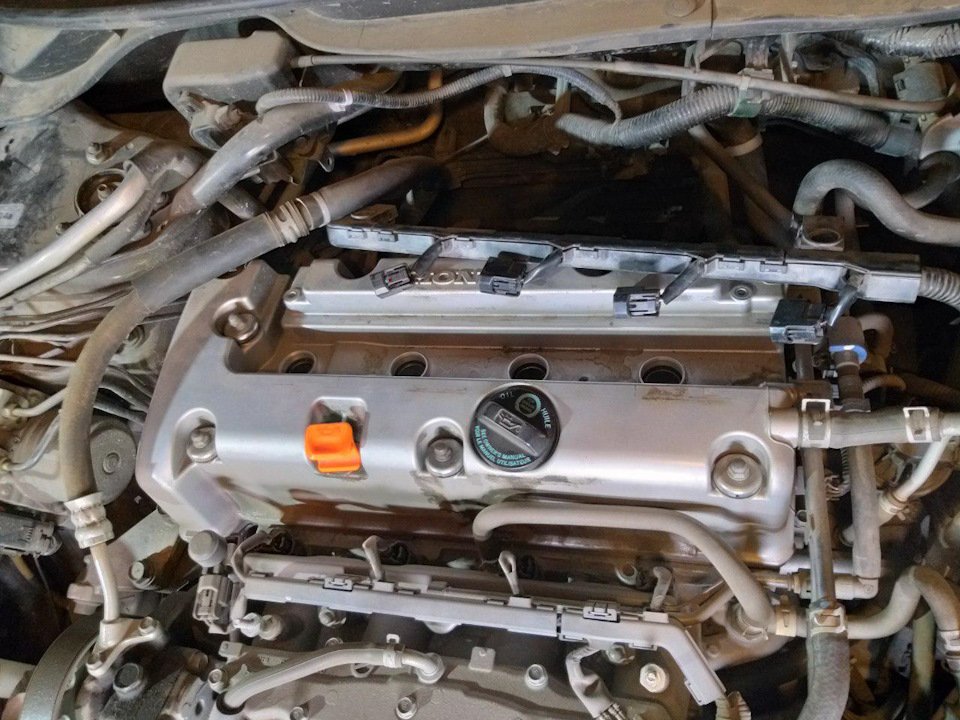 Регулювання клапанів та заміна задньої прокладки на клапані VTEC 3
