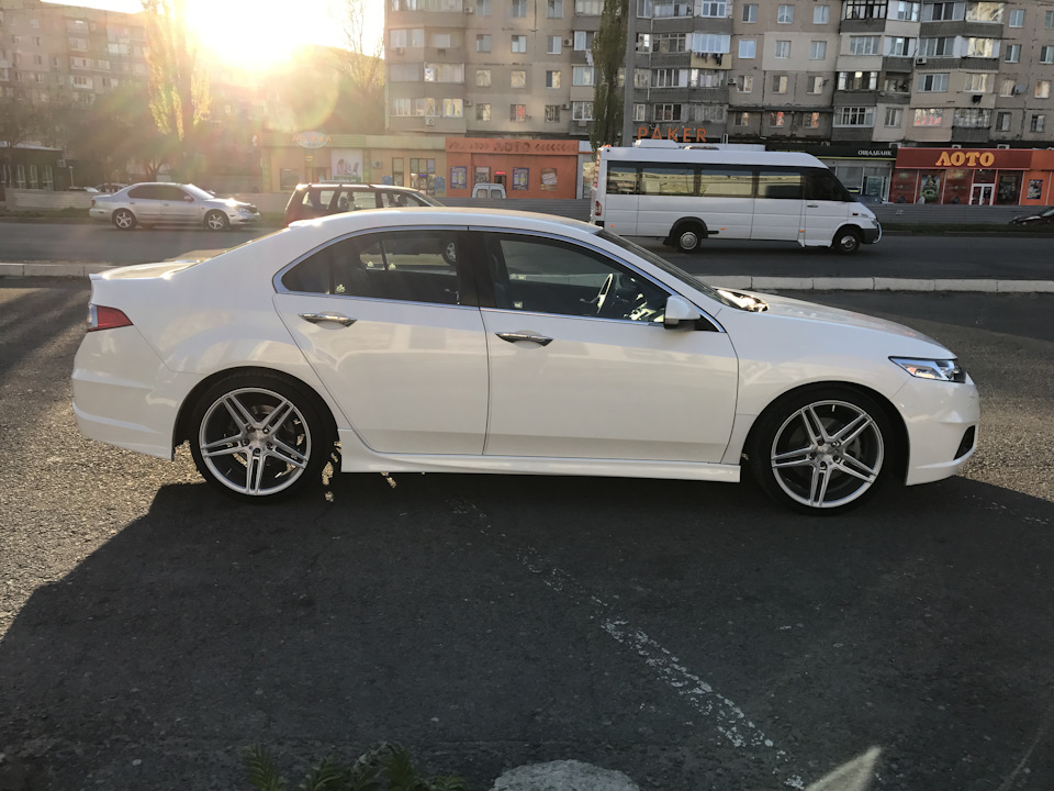Диски Niche Turin встановлені 3