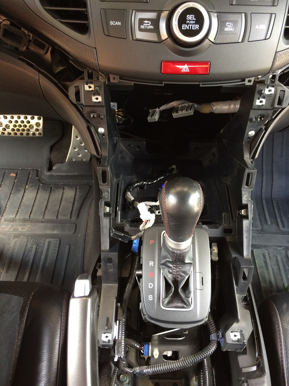 Темна кнопка аварійки OEM Honda Access 3