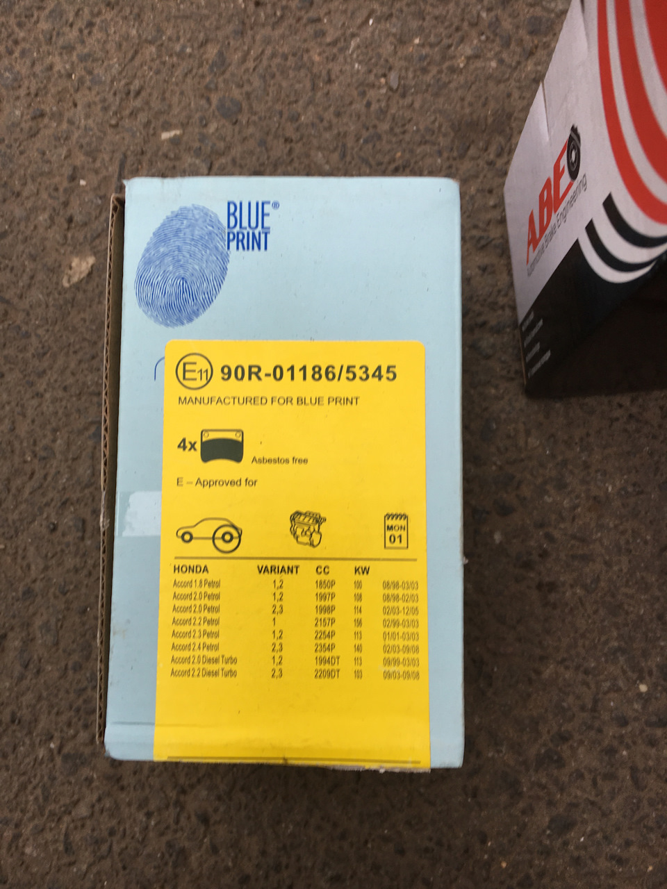 Заміна гальмівних колодок 3