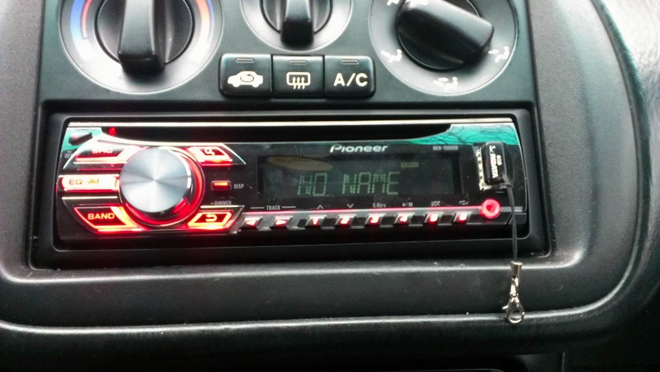 Pioneer MVH 1400 UB 5