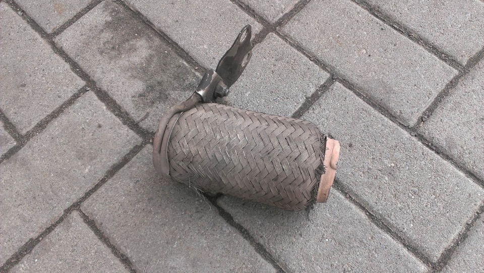 Ремонт системи вихлопу та видалення каталізатора 1