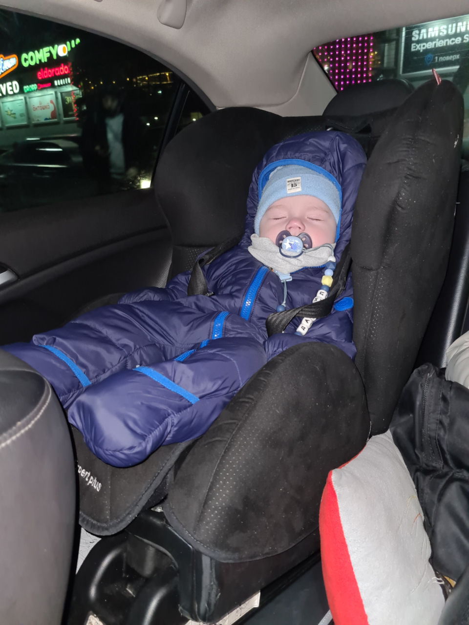 Ківш для майбутнього пілота -Автокрісло Recaro 2