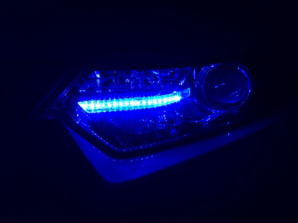 LED ходові вогні в рестайлових фарах 5