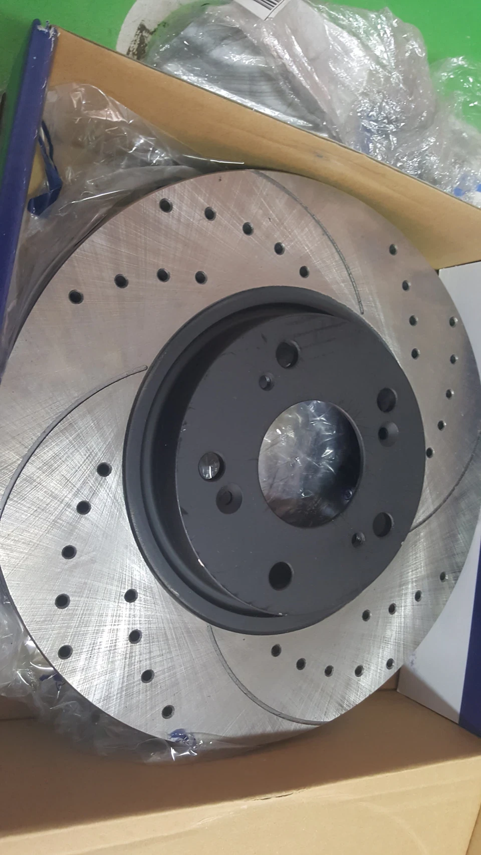Тормозні диски Rotinger, колодки PowerStop Evolution і старе кермо нагоді