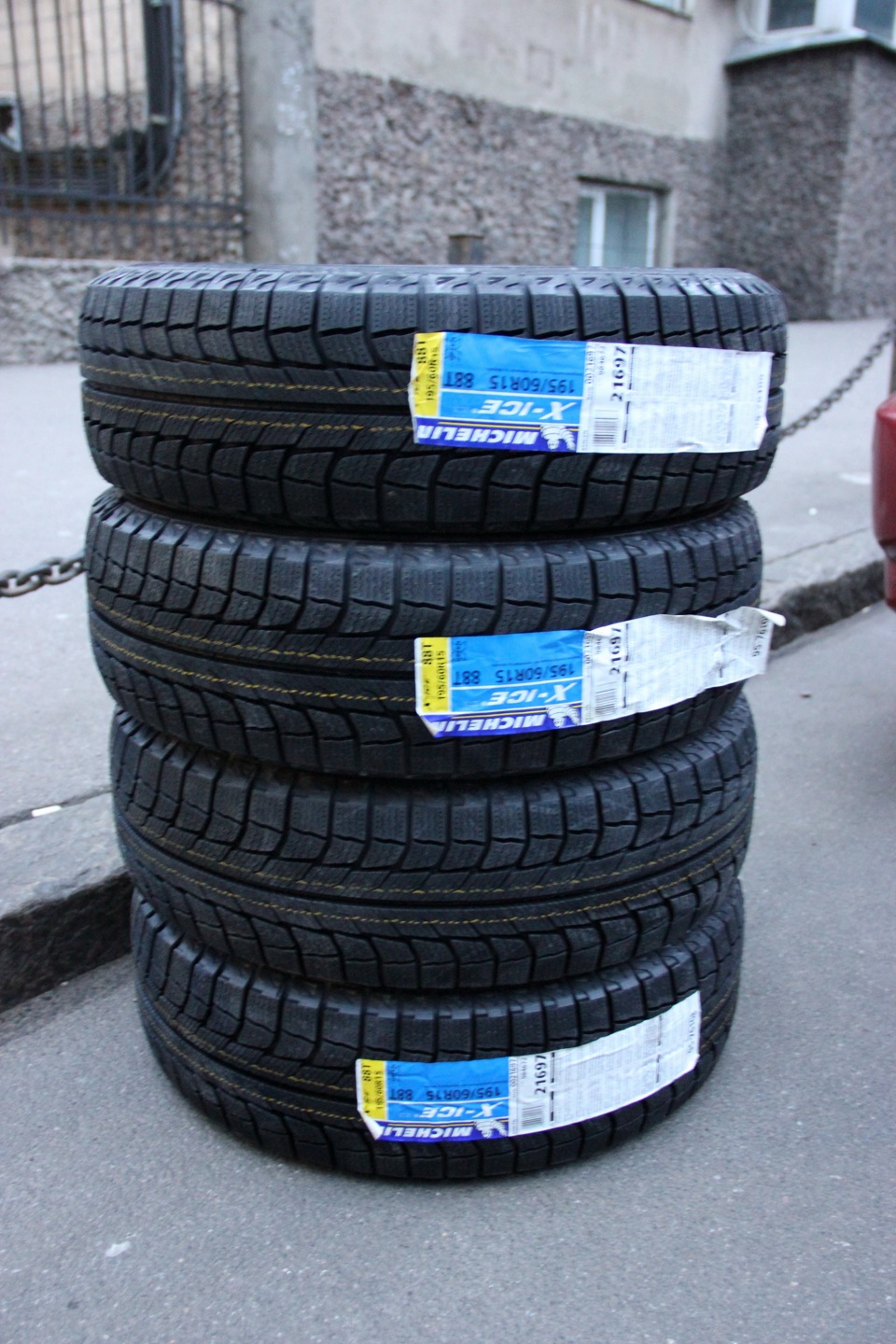 Зимова гума Michelin X-Ice 1