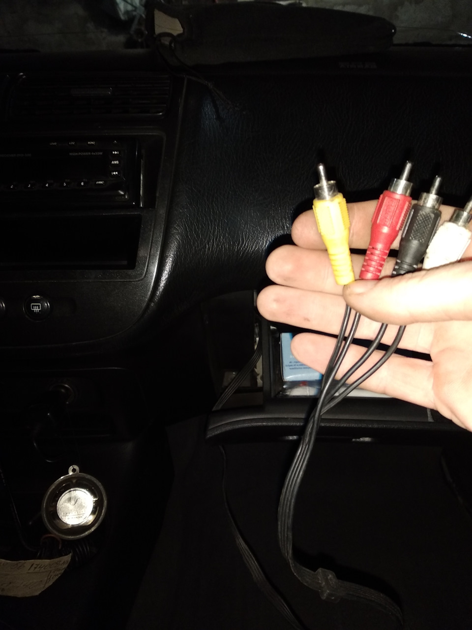 Help )Незрозумілі дроти RCA з мафона 1