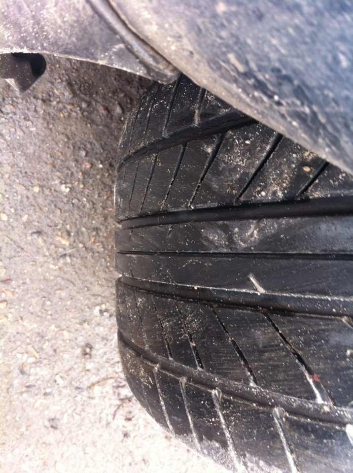 Продам пару гуми 215/40/16 4