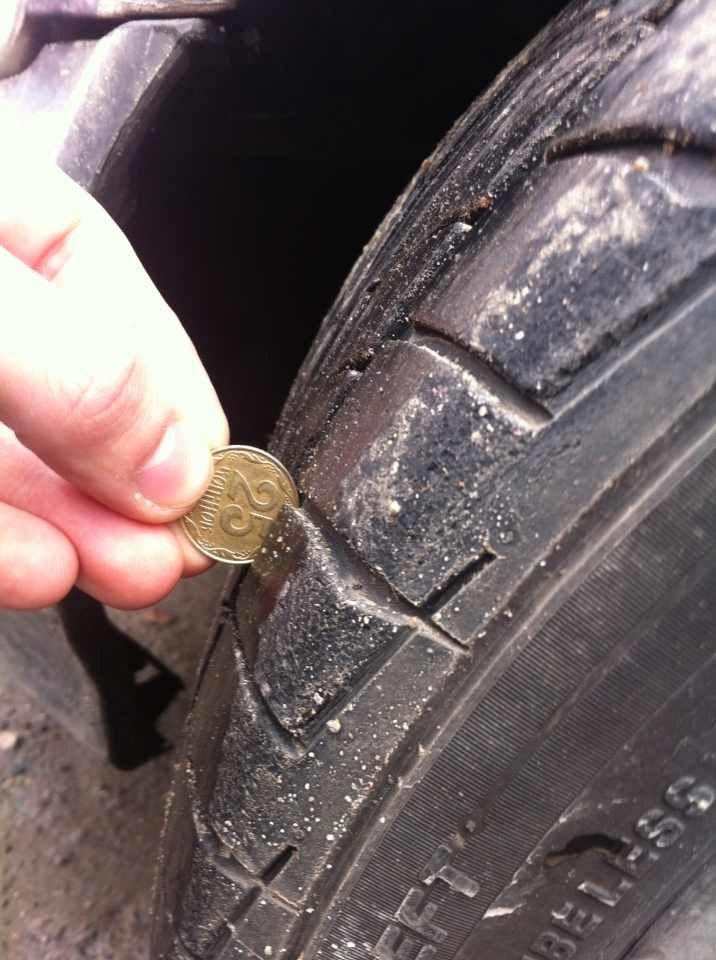 Продам пару гуми 215/40/16 3
