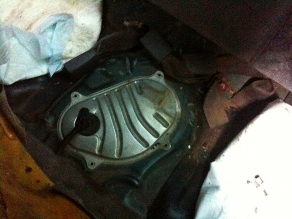 Заміна бензонасосу Honda Civic D16 ;) 2