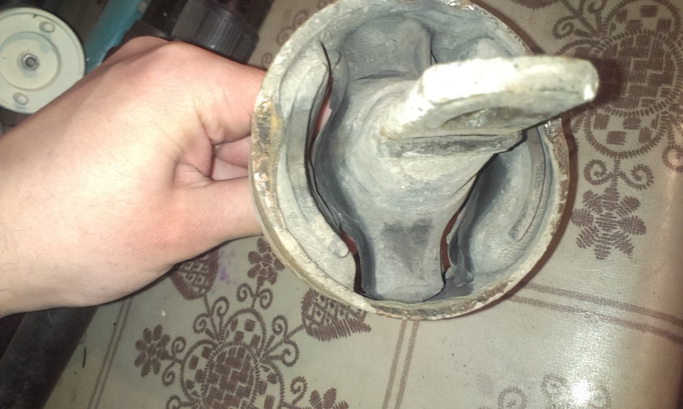 Заміна вухатих сайлентблоків 3
