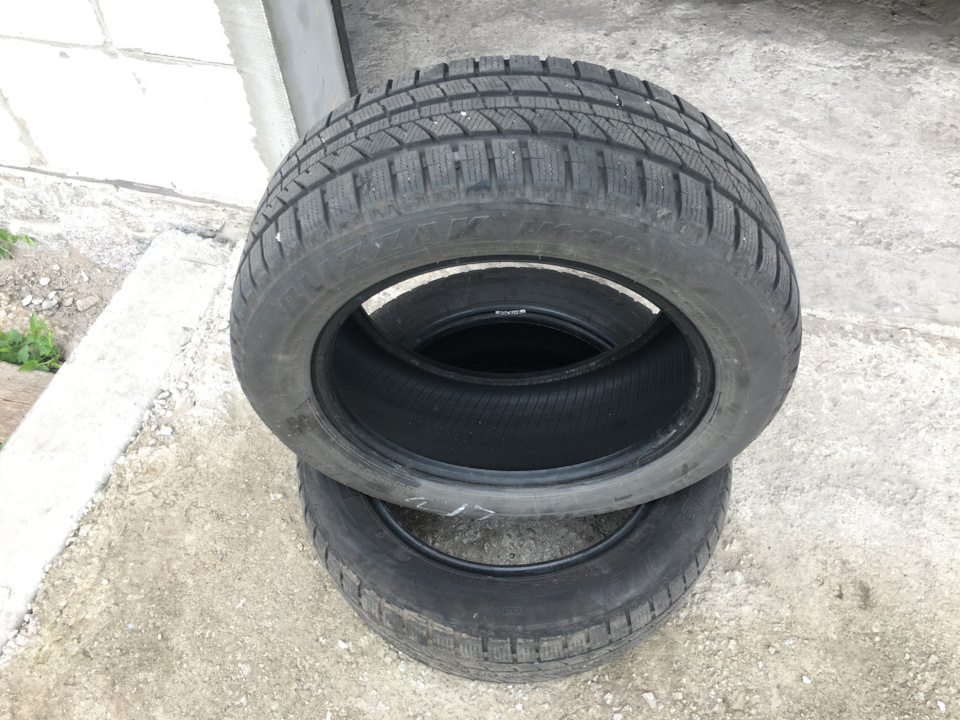 17. Bridgestone Blizzak LM-30 4