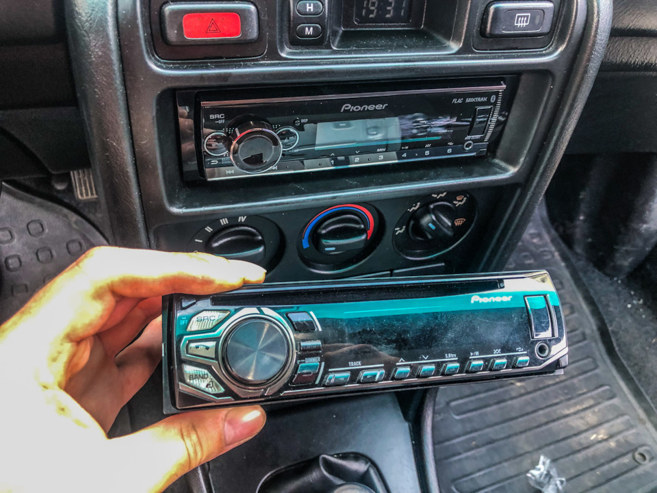 59. Велике ТО №6. Pioneer MVH-S520BT. 1