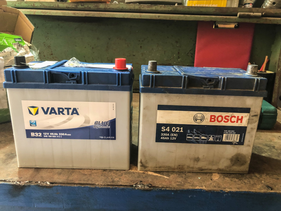92. Новий АКБ Varta B32 1