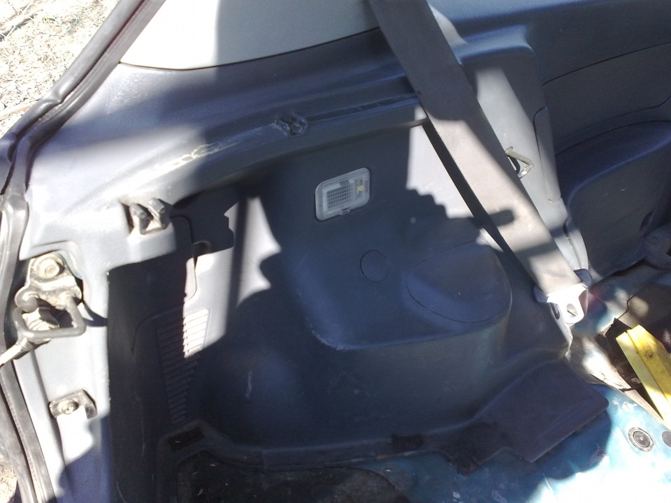Rear Interior Cargo Side Light 1