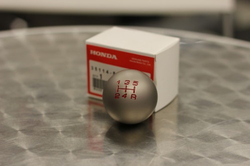 Type-R FN2 Shift Knob(5 speed) 1