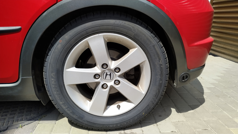 205/60 R16 3