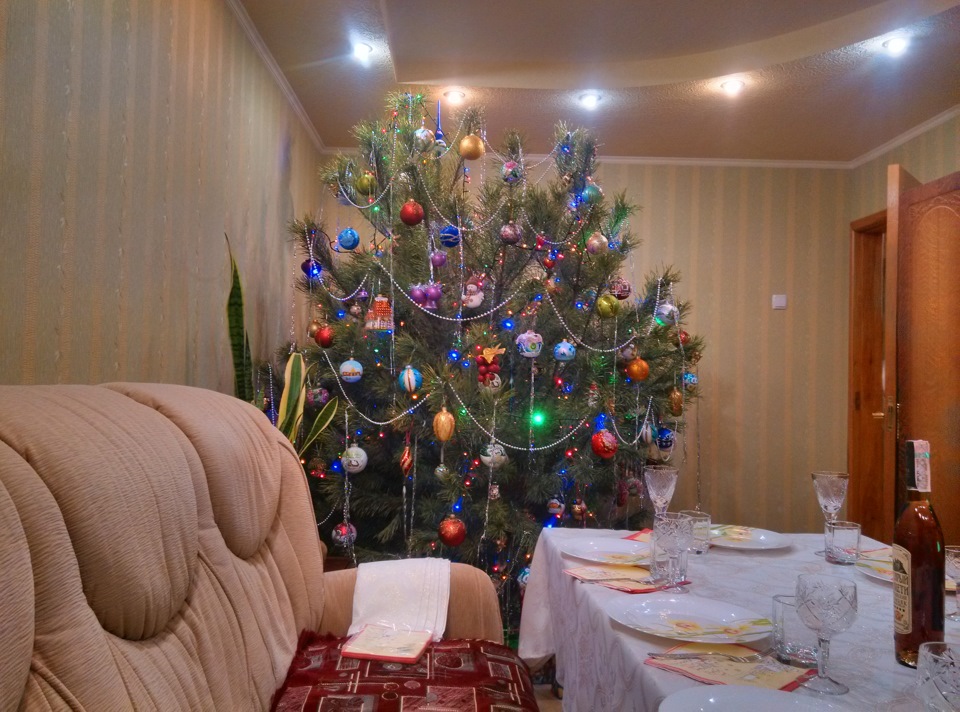 З наступаючим 4