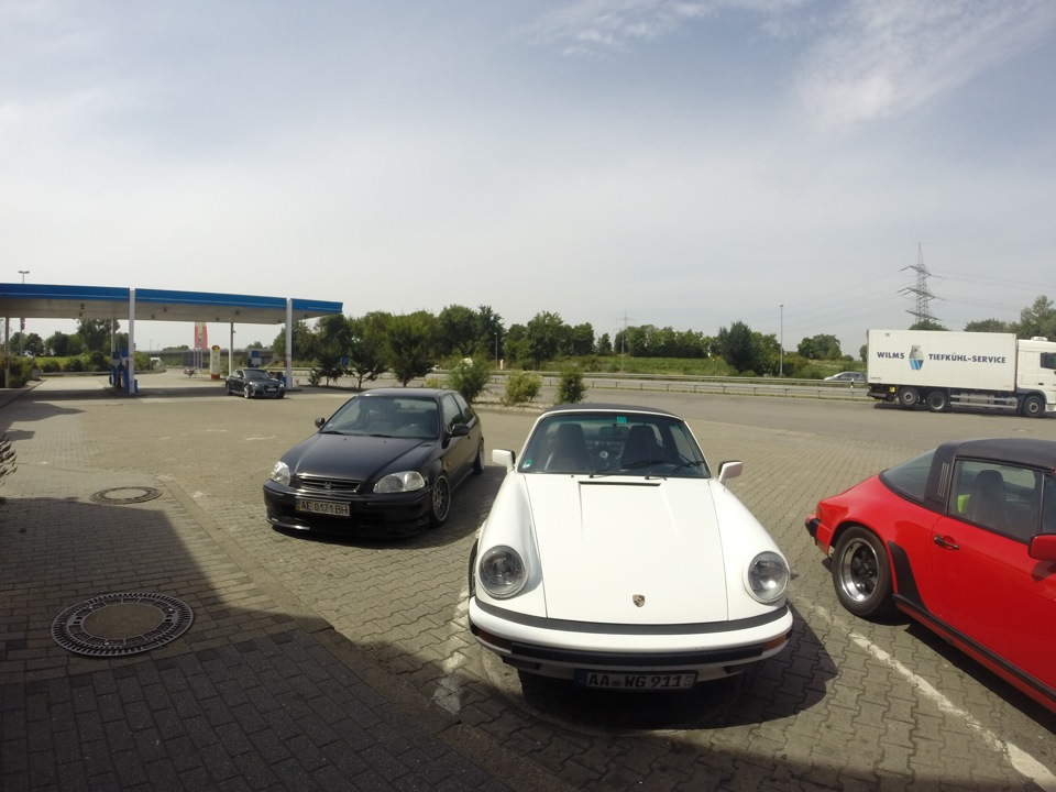 По Європі в стилі stance? 4