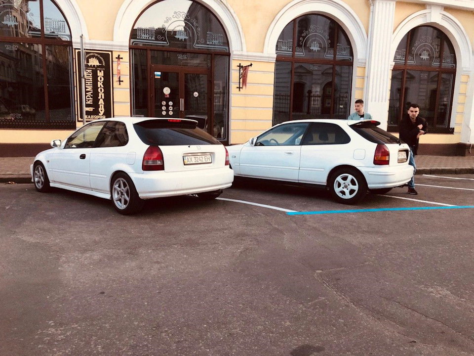Двоє з скриньки :D 4