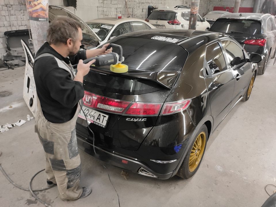 Спойлер, бензонасос, паливний фільтр та ГАЗ 1