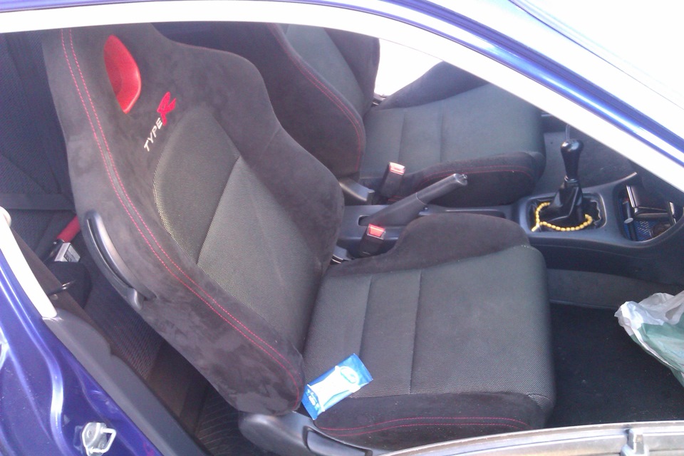 пара сидінь Honda EP3 Type-R 1