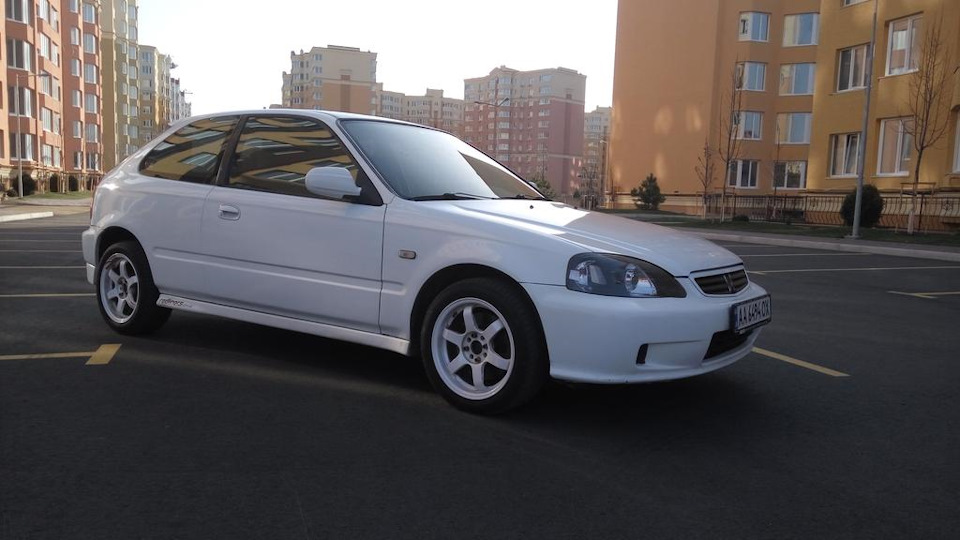 Продам Honda Civic 6 B18 + р/с Typer R + кпп S4C 4.4 LSD 2