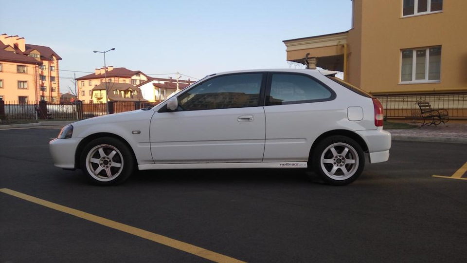 Продам Honda Civic 6 B18 + р/с Typer R + кпп S4C 4.4 LSD 4